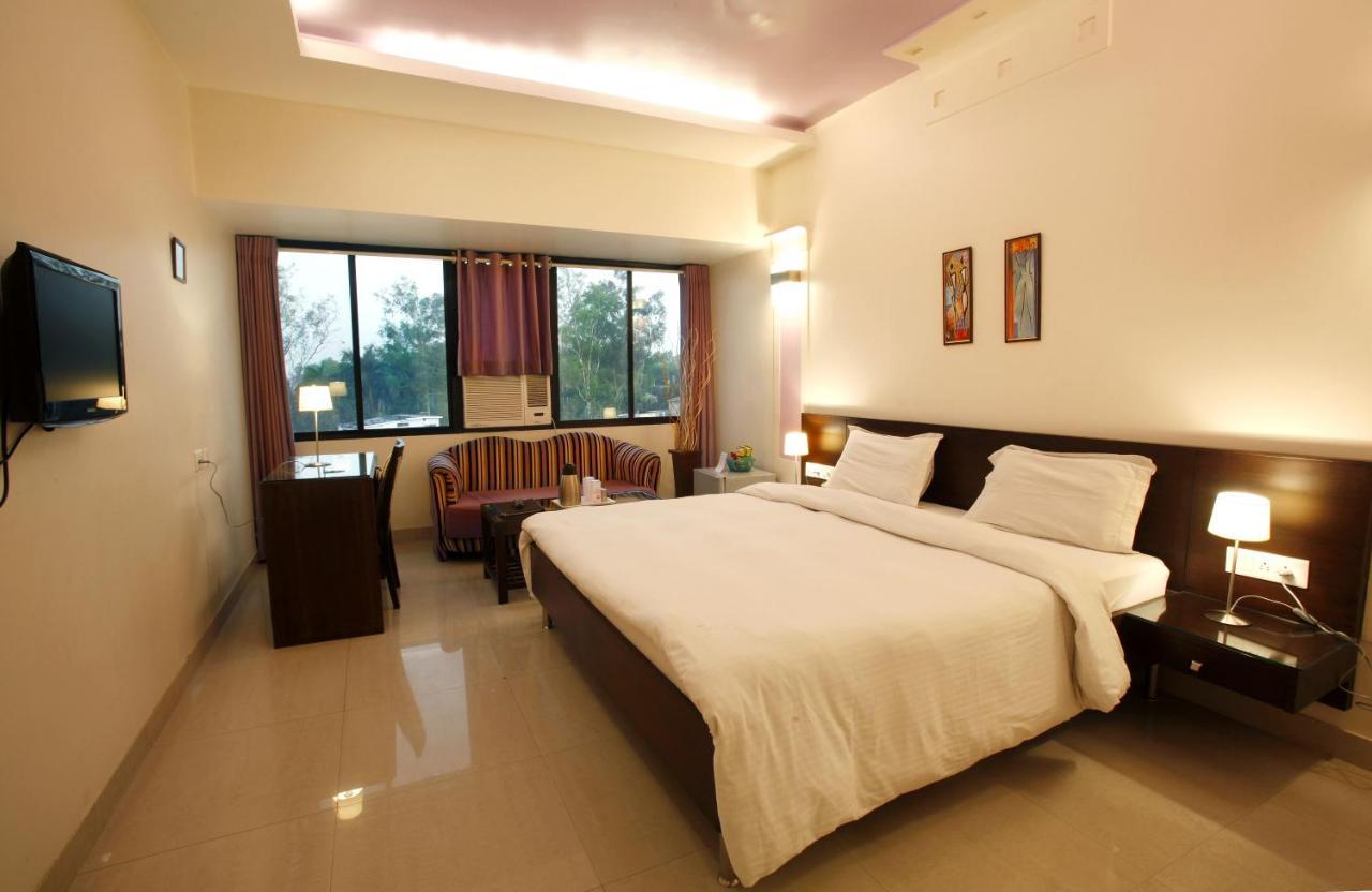 Shivoy Hotel Gorakhpur Exterior photo