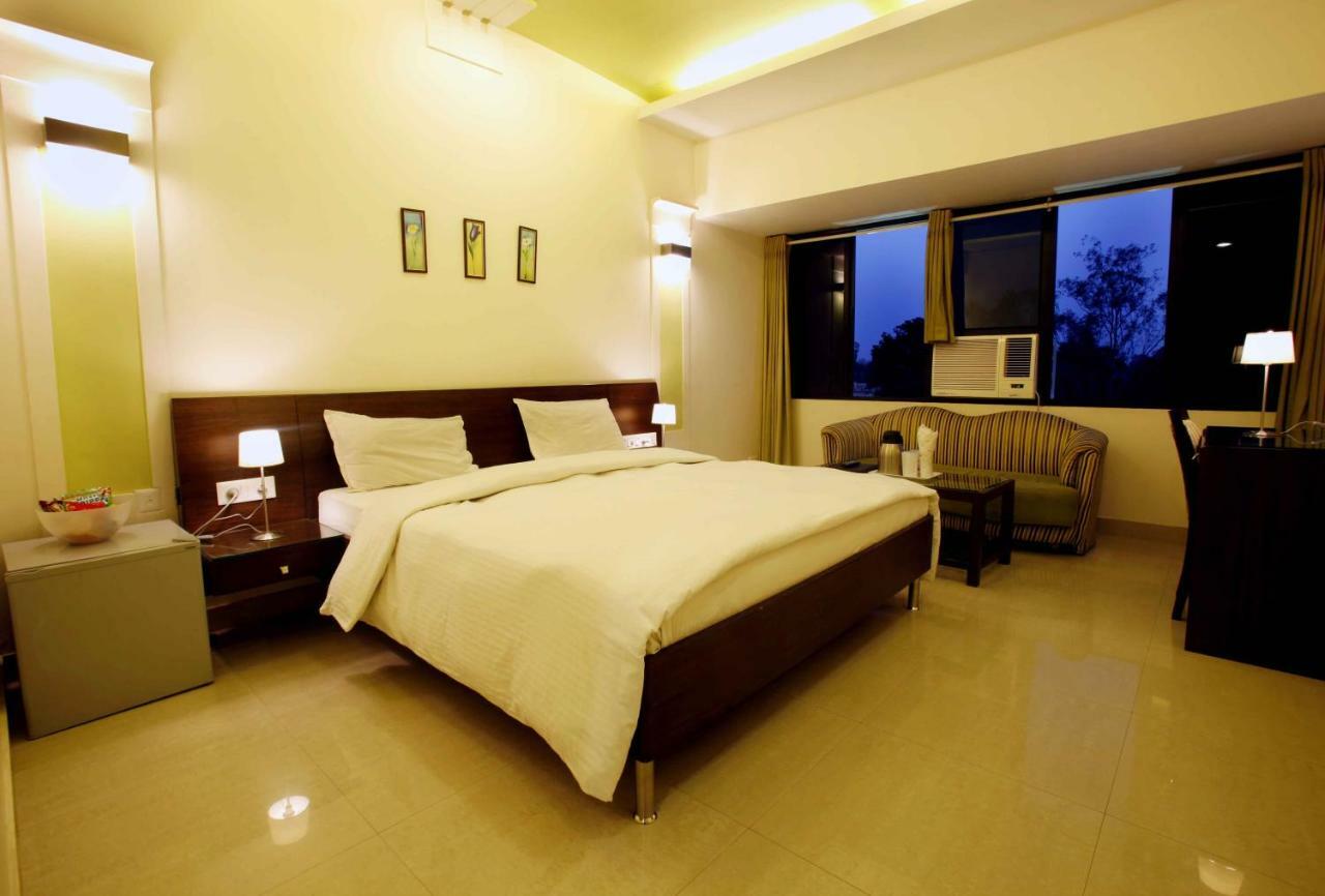 Shivoy Hotel Gorakhpur Exterior photo